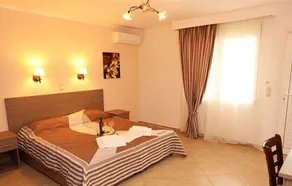 Antigone Hotel - Image 5