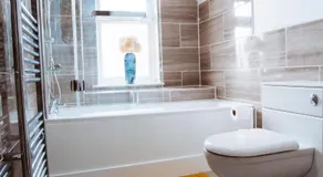 Sapphire Apartment Leicester - Image 4