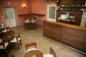St. Hubert Hunting Lodge - Image 3