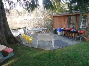 Boutique Waterfront Lodge - Image 3