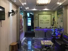 Holiday Hotel - Image 3