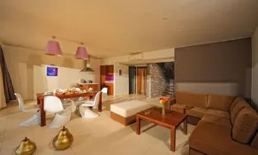 Royal Heights Resort & Spa - Image 2