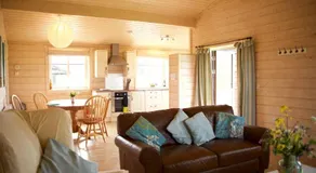 Lapwing Skylark & Curlew Seaside Chalets - Image 3