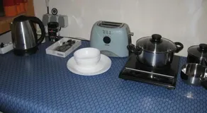 Familiensuite, zwei Zimmer, Mitbenutzung von Küche und Bad - Image 3