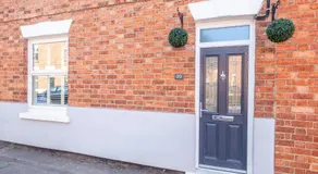Stylish 3 bedroom house - FASTEST WIFI and Jacuzzi Bath - Image 2