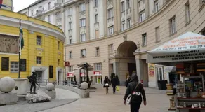 Gold Apartment - Image 3