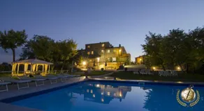 Renovated Villa With a Charming Pool - Image 5