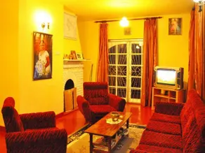 Hill View Bungalow - Image 2