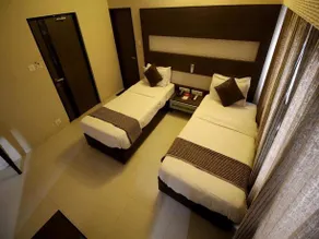 OYO Rooms RC Dutt Road - Image 4