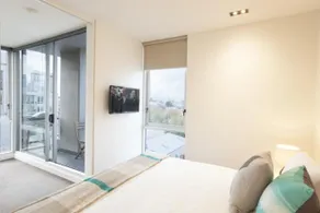 BOUTIQUE STAYS - MELBOURNE VIEWS - Image 3