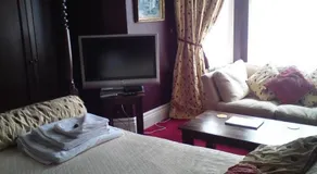 Westdale Guesthouse - Image 5