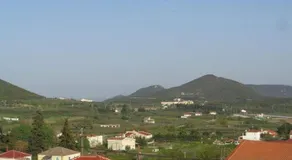 Angela House - Large Holiday Home for Families & Groups - Image 2