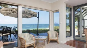 'whispering Sands' 10 Sandy Point Road Luxury Waterfront Home With Aircon Wifi & Foxtel - Image 4