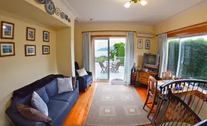 Arts Content Harbour View - Image 4