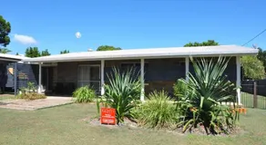 12 Zircon Street - Renovated Beach Shack With The Perfect Blend Of Comfort And Coastal Cool - Image 4