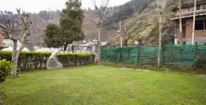 Season Palace - Image 5