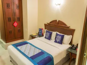 OYO Rooms Colaba Radio Club - Image 5