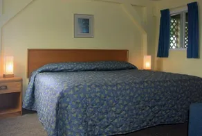 Topmast Motel - Image 5