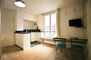Marais Historical Center Charming Apartment 1BR - Image 3