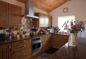 Fools Haven Thatched Cottage Carrickfergus - Image 3