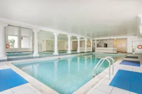 Stunning 2 Bed Near Haymarket With Pool - Image 1