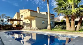 Villa Martina 4 bedroom villa with air conditioning & private swimming pool ideal for families - Image 3