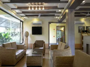 OYO Premium Miramar Beach - Image 3