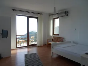 Tsira Hotel - Image 4