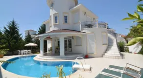 Bella Villa 6 - Image 4
