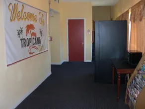 Tropicana Motel - Image 4