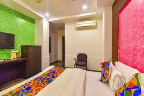 Hotel Silver Plaza by OYO Rooms - Image 4