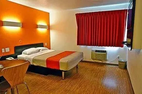 DAYS INN BY WYNDHAM BELLEMONT - Image 3