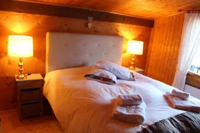 Chalet Esher Surrey - Image 3