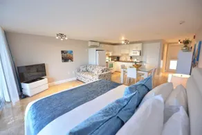 East Bay Resort - All Beachfront Suites - Image 4