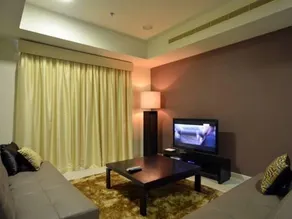 Luxurious 4-Bedroom 82nd High Floor Apartment with Full Sea & Skyline View - Image 4