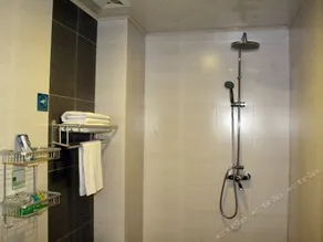 Sanhe Business Hotel - Image 5