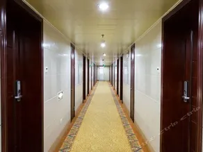 LI Feng Hotel - Image 4