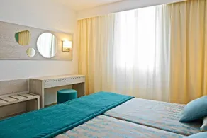 Protur Safari Park Aparthotel Sant Llorenc Des Cardassar - Image 2