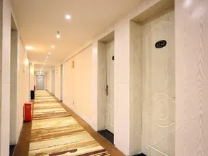 Me Young Me House Hotel (Changsha Wuyi Square Railway Station Subway Station) - Image 2