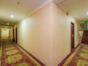 Century Sunshine Hotel - Image 4