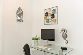 Urban DTLA VIP Penthouse with Pool Table - Image 4