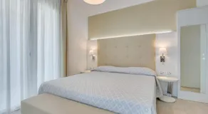 Apartaments Suites Ambassador - Image 2