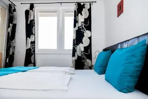 Locust Tree Aparthotel - Image 2