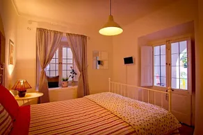 Cascais Boutique Hostel - Image 2