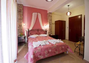 Akis House - Image 4