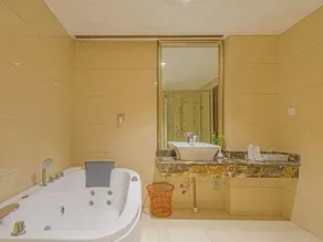 Yeste International Hotel (Hezhou Municipal Government Colorful Global City) - Image 2