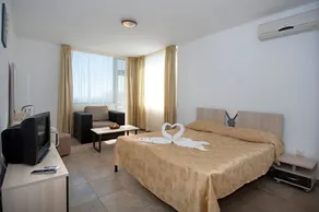 Merlin Alexandria Club Hotel - Image 3