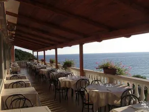 Hotel Ariana - Image 3