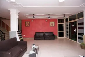 OYO Rooms Rajpur Road CNI Church - Image 2