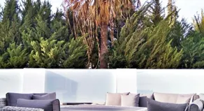 Luxury newly renovated townhouse. - Image 3